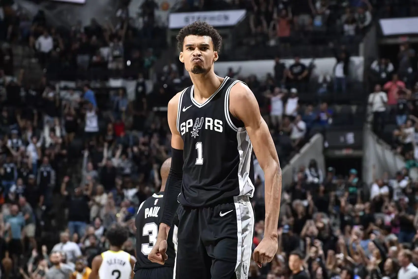 为伤病, 美媒为了让, 字母是现役 为伤病, 美媒为了让, 字母是现役