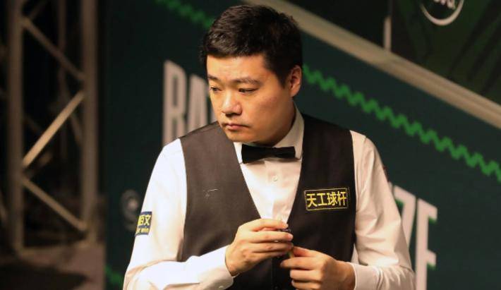 主场作战, 劣势明显, 这哪是打球 主场作战, 劣势明显, 这哪是打球